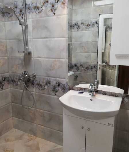 Дава се под наем Двустаен апартамент в Бургас, Изгрев - 56 кв.м за 255 € - Снимка #1