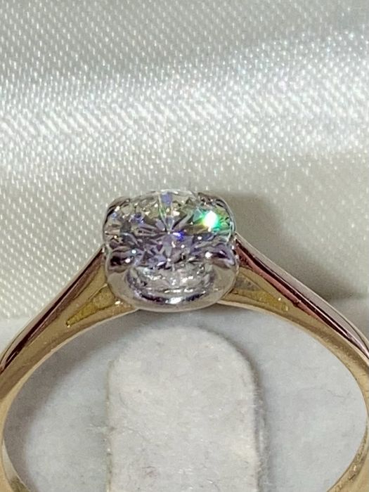 Inel Solitaire aur 18kt.cu diamant 0.72ct.