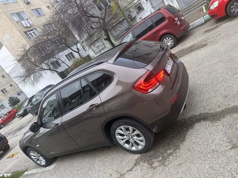 Bmw x1 se prezinta si merge impecabil!