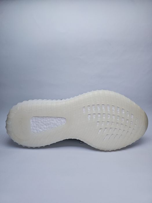 Yeezy Boost Cloud White mărimea 42.5