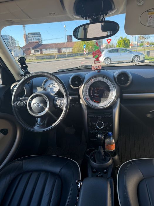 Mini cooper country man