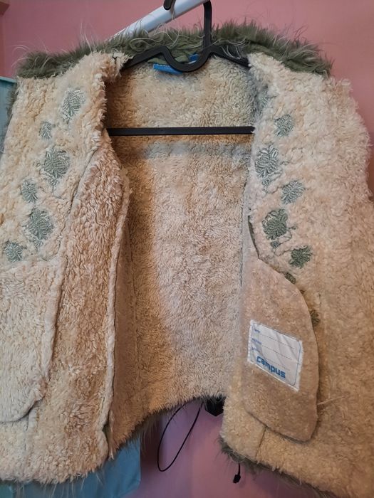 Пальто на девочку 3-4 лет