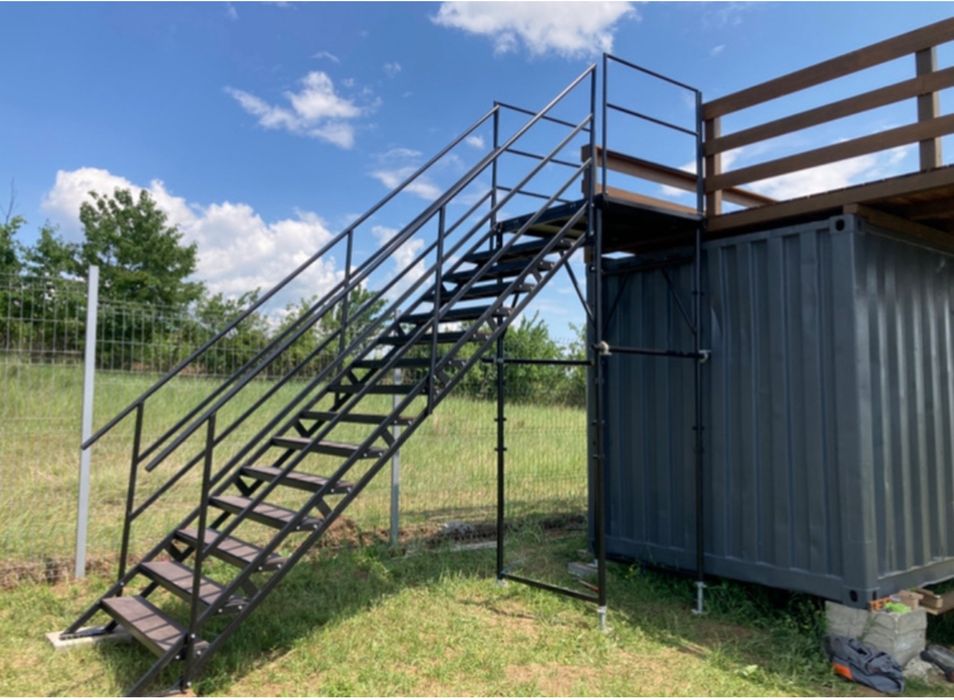 Scari si Platforme Metalice de Container.