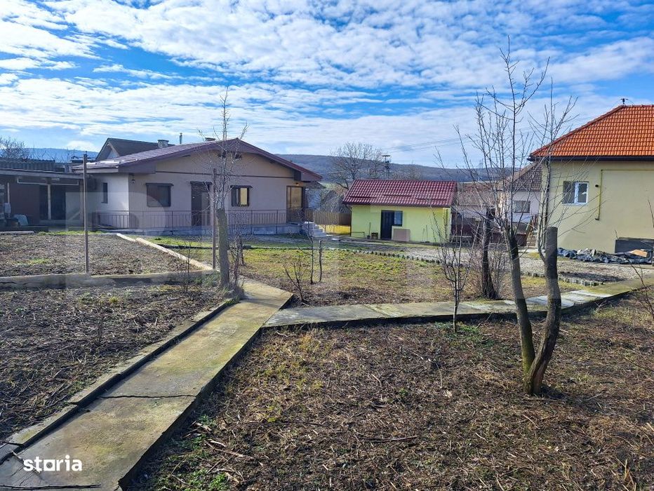 Proprietate cu 3 imobile si 1281 mp teren, Salistea Noua