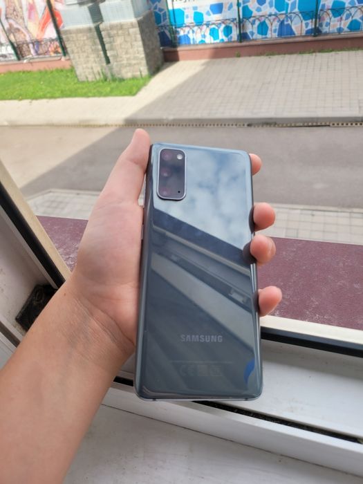 Samsung s20 128гб с торг и обменом