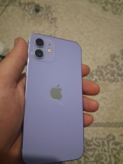 Продам Iphone 12