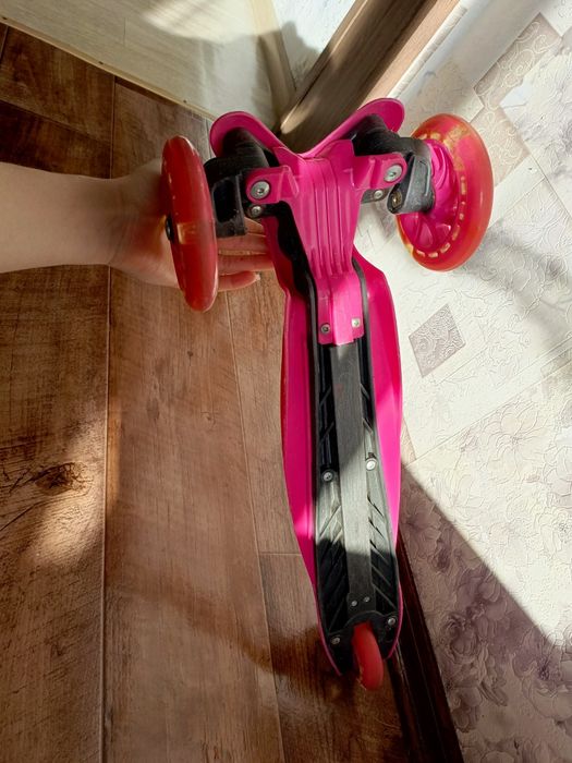 Самокат детский .