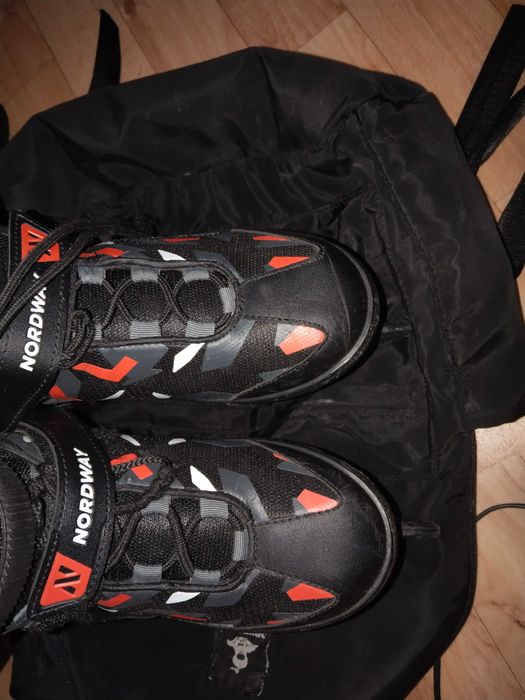 В продаже коньки