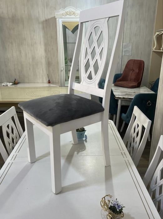 Стол со стульями б/у