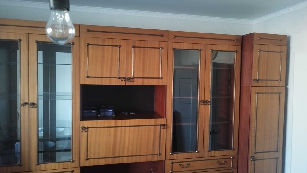 Отдам зальную стенку