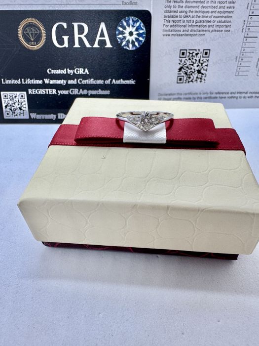 Сребърен пръстен с мойсанит (Диамант) 0.6 карата