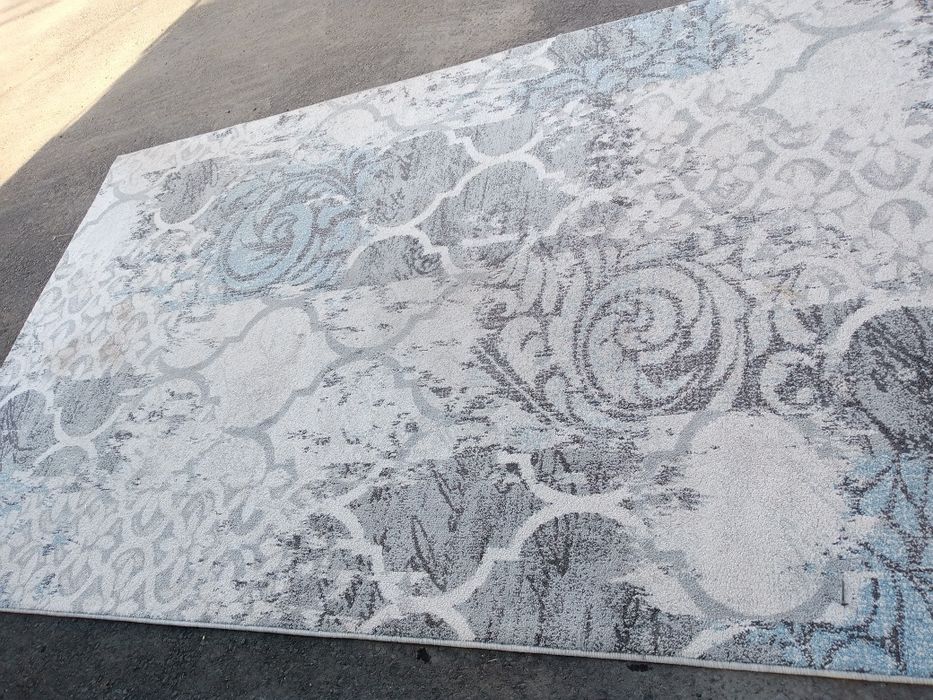 Продается ковёр 180/4