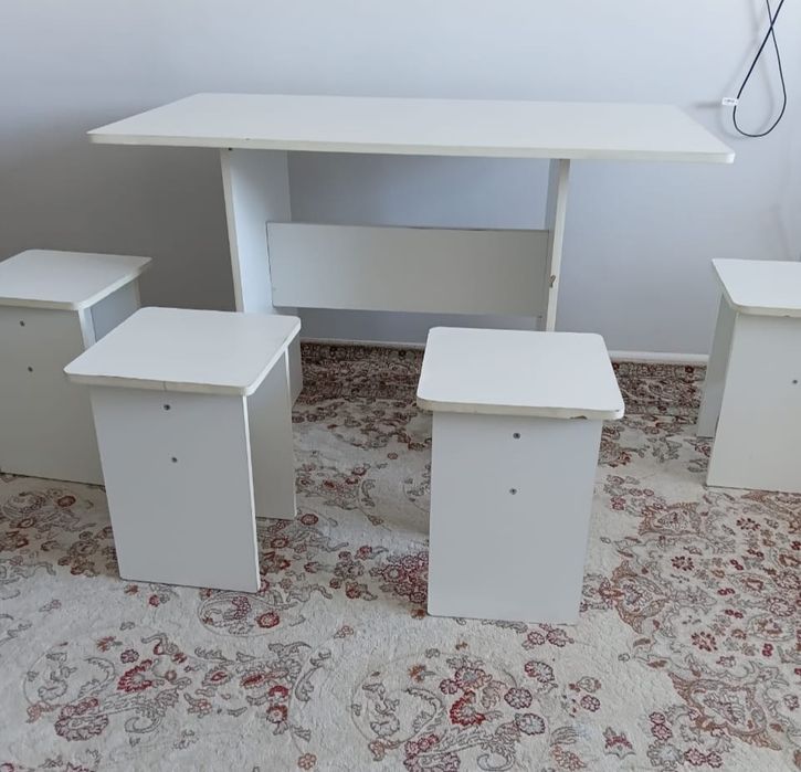 Продам стул со стульями