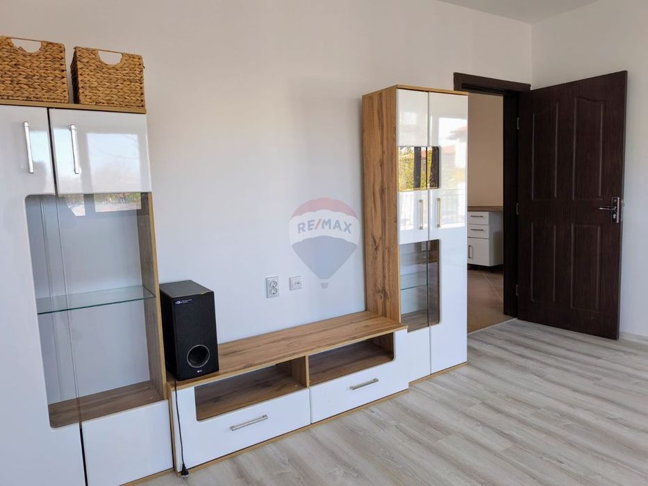 Продава се Къща в с. Царичино, Област Добрич - 267 кв.м за 581 €/кв.м - Снимка #3