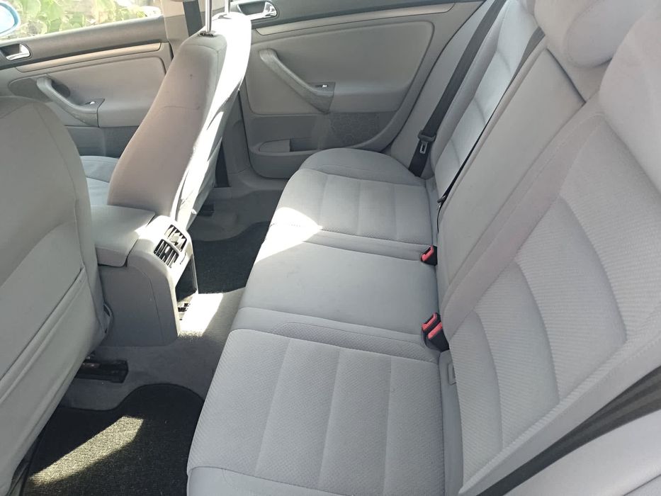 VW Golf 5 1.6 Benzină Klimatronic Impecabil