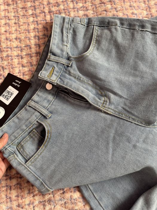 продам женские джинсы