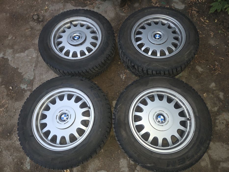 Продаются шины и диски на бмв R16