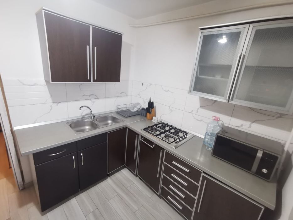 Apartament 3 camere de închiriat – zona Decebal (str. Doina), 66 mp, t