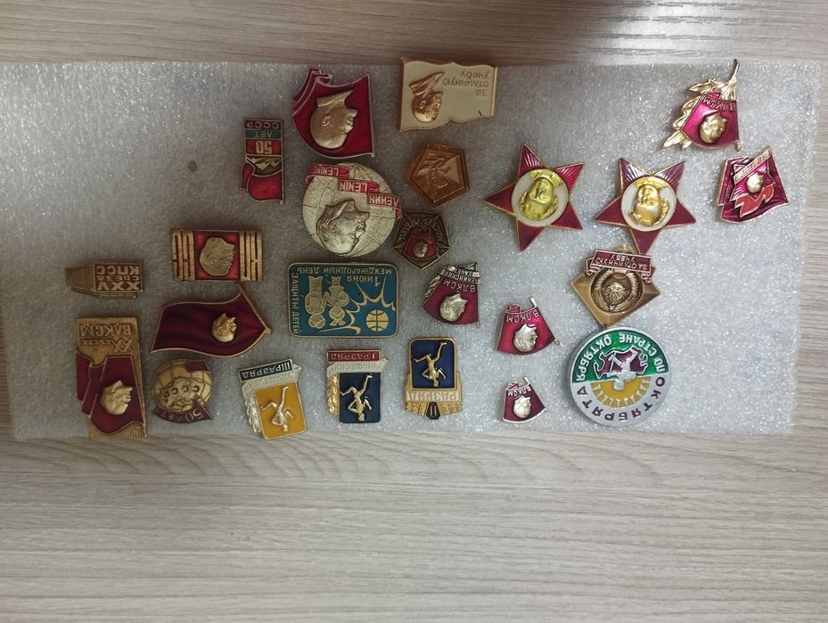 значки разные СССР
