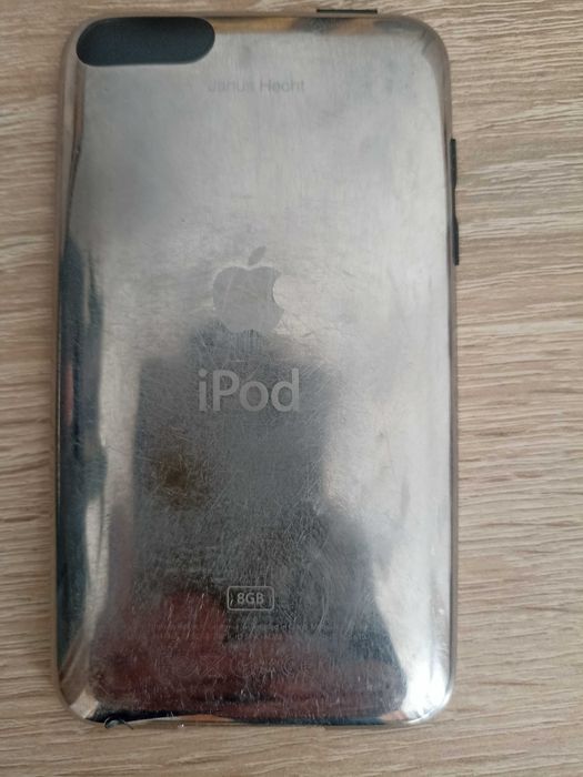 iPod   tuch  8GB