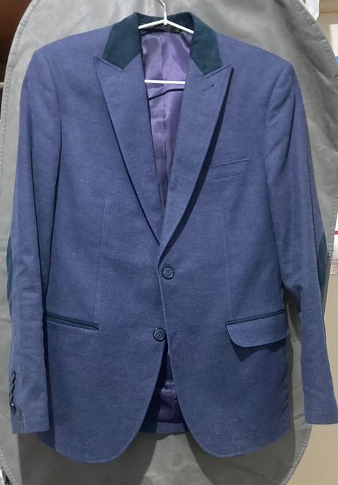 Продается пиджак школьный