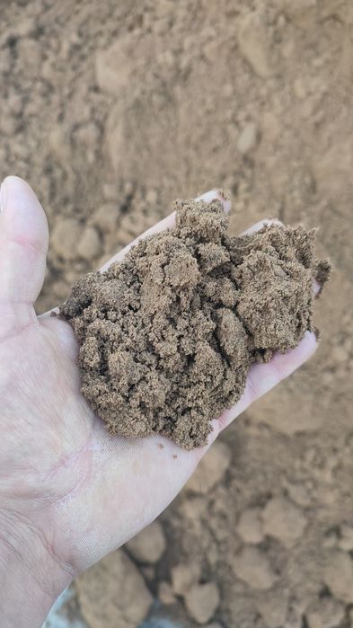 Песок мелкий красный флаг