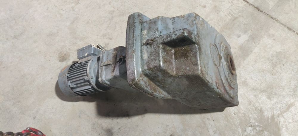 Motor electric trifazat cu reductor, 0.37kW, 4rpm