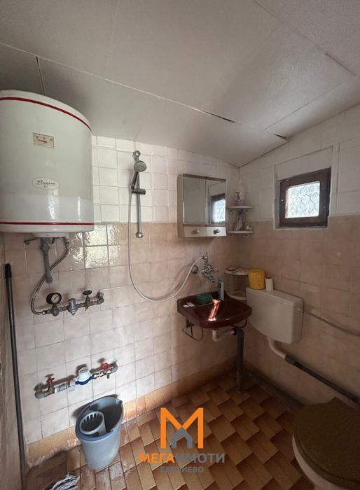 Продажба Къща гр. Севлиево - с. Кръвеник 58m² и двор 705m²
