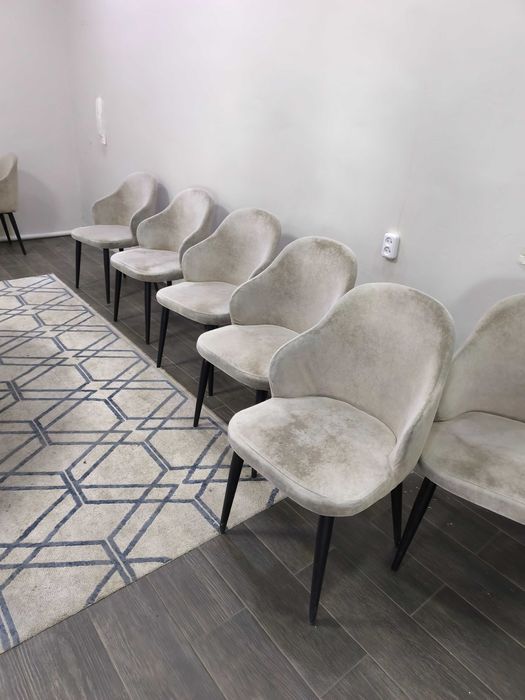 Стол переговорный, стулья, картинки