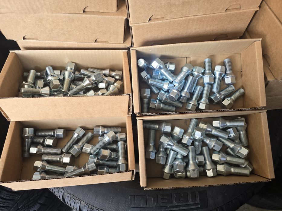 Чисто нови Болтове за Джанти НА ЕДРО 42  КОМПЛЕКТА !