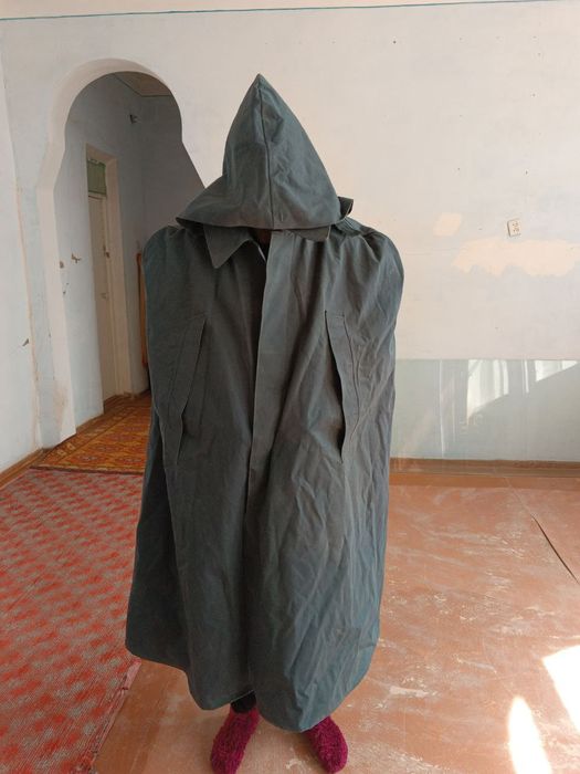 Дождевой плащ продаётся