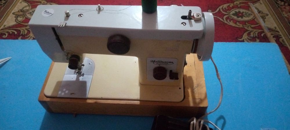 Швейная машинка чайка sotiladi remont boʻlmagan ishlashi yaxshi