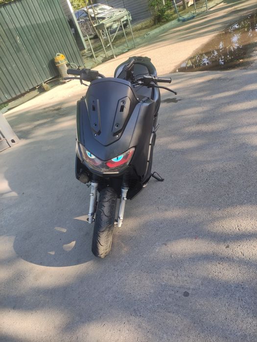 Skuter N-Max 2023