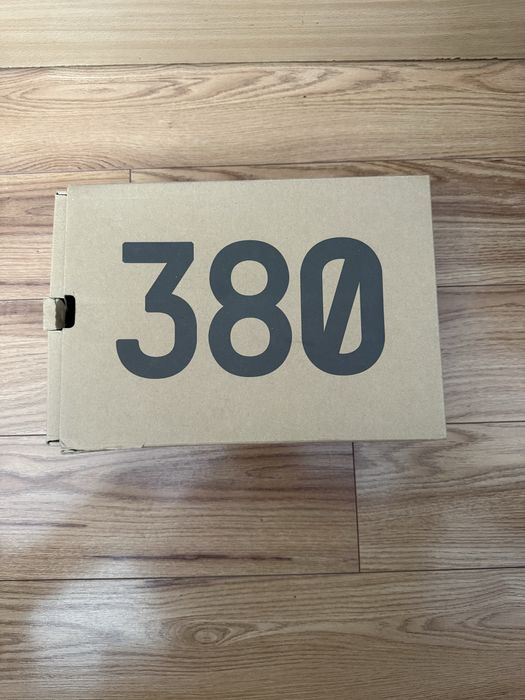 YEEZY BOOST 380 Оригинални