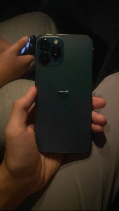 Iphone 12PRO MAX телефон