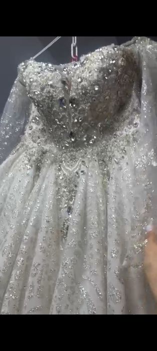 Vând rochie de mireasa stil printesa