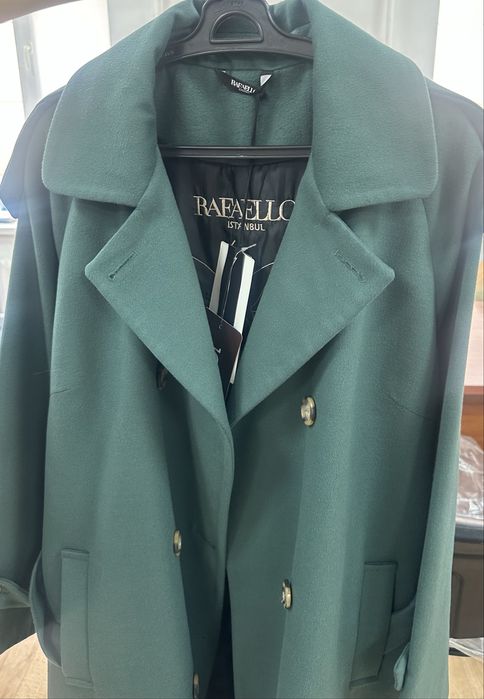 Продам новое пальто! Бренд Rafaello