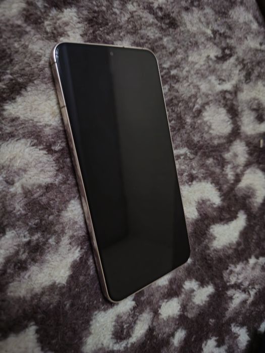 Продам телефон Samsung S22+/plus