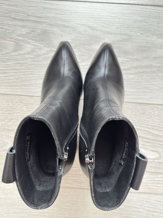 Продам демисезоные ботинки