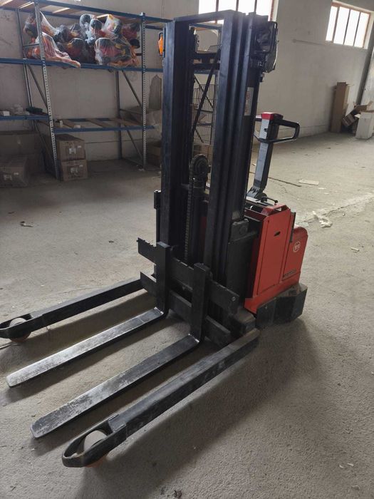 Electrostivuitor/Electrotranspaleta BT LST – 1450 kg, lift 3750 mm