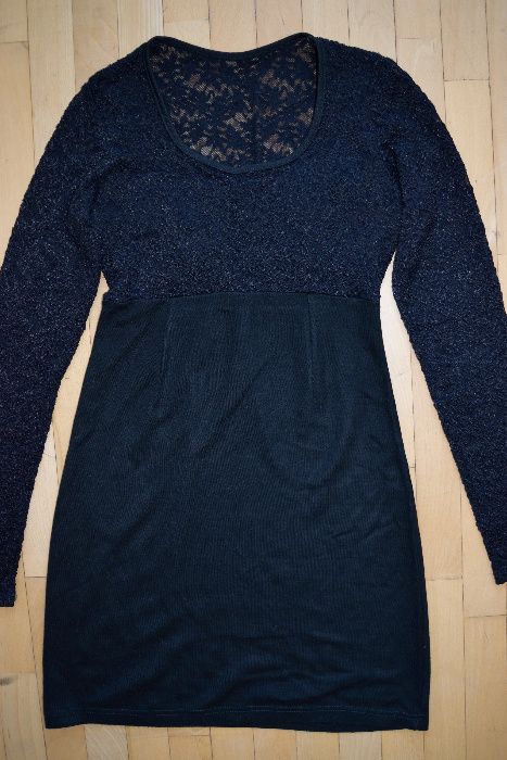 Черна рокля от дантела и трико