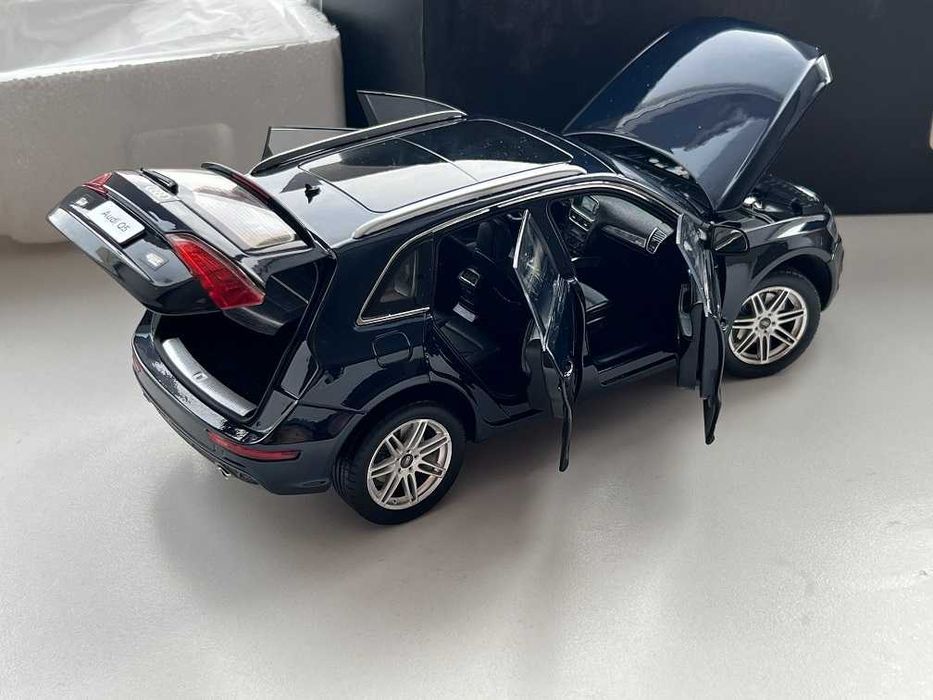 1:18 Audi Q5 2010 Blue.