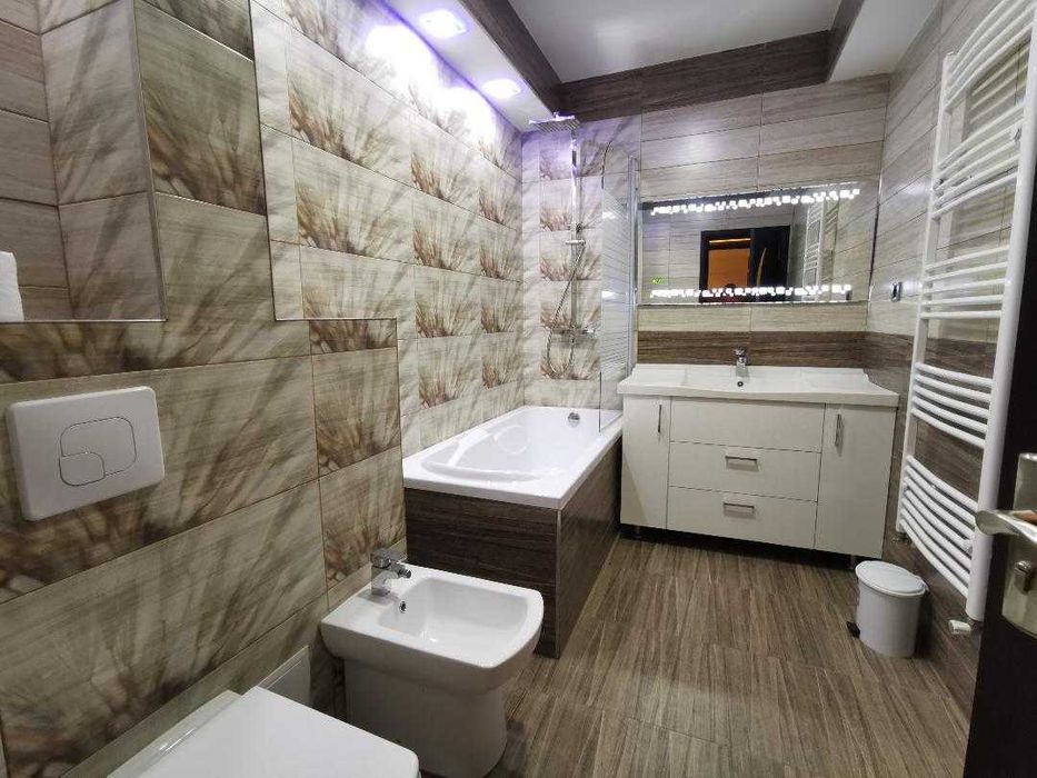Inchiriem Apartament 3 Camere 94 Mp, Modern, Semidec, Tractorul Isaran