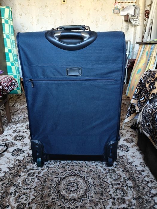 ПРОДАМ  ЧЕМОДАН в отличном состоянии