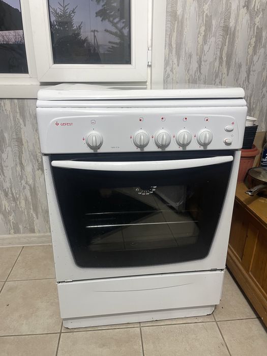 Продам газовую плиту