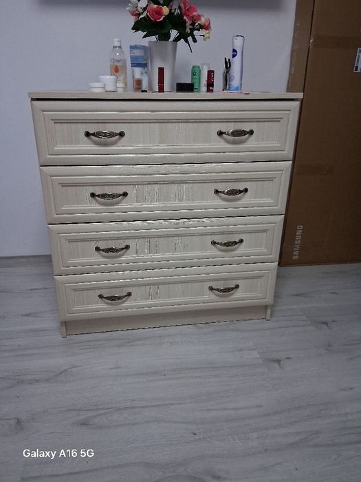 Dulap dormitor și comoda