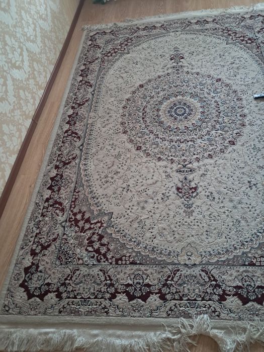 Продам ковёр 2×3