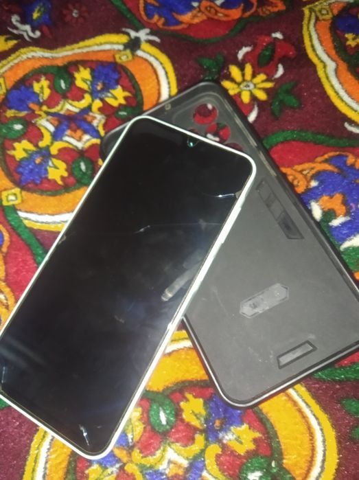 Samsung A16 128/4 gb zaryadka 2kunga yetadi