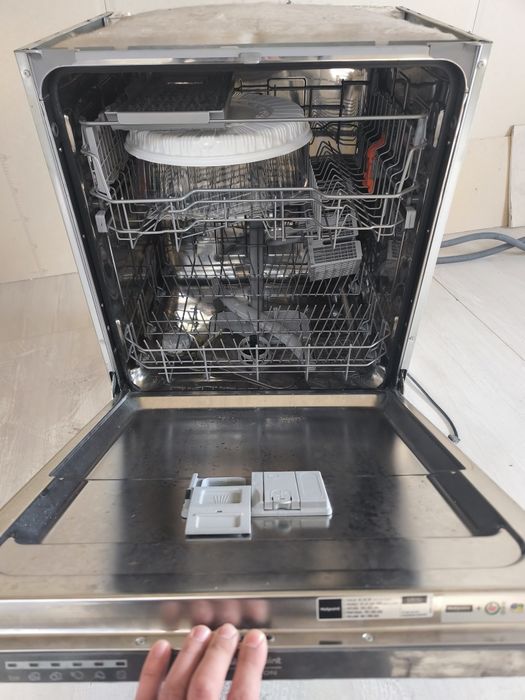 Продаётся Посудомойка Ariston