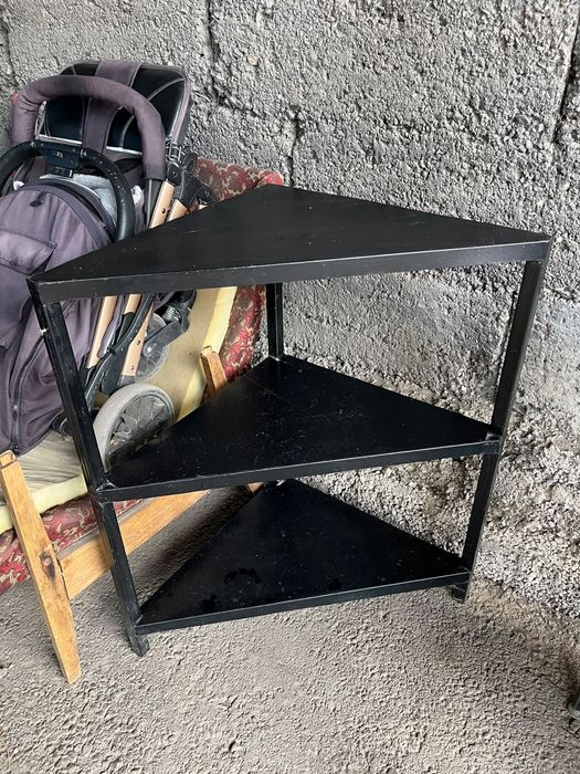 Продам угловые полки металлические